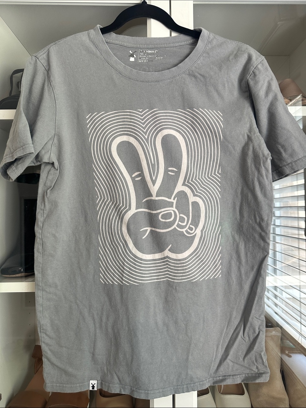 Dutch Bros. Medium Unisex Tee Gray Graphic Peace Sign Tee